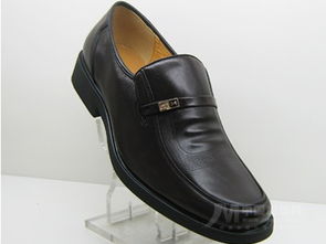 路標(biāo)時尚男女皮鞋,04新款上市