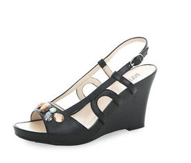 鑫志達(dá)鞋業(yè)產(chǎn)品圖片 鑫志達(dá)鞋業(yè)店鋪裝修圖片